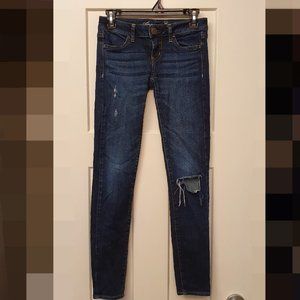 American Eagle Jegging with Distressed Details